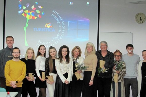 Magistrski &scaron;tudenti zasnovali fotogalerijo na prostem Arcade Bernardin